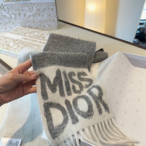 Dior Miss Dior Signature Drape - Picture 6 of 8